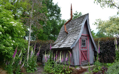 Gartenhaus Buck umgeben von Fingerhüten