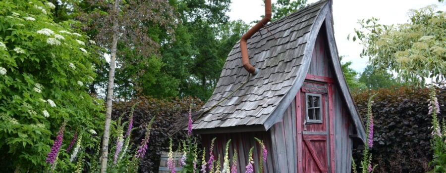 Der magische Garten mit dem kleinen Hexenhaus